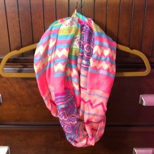 Colorful Tribal Print Scarf 🌈
